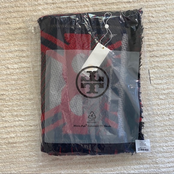 NWT Tory Burch Maverick Whipstitch scarf - Picture 6 of 9